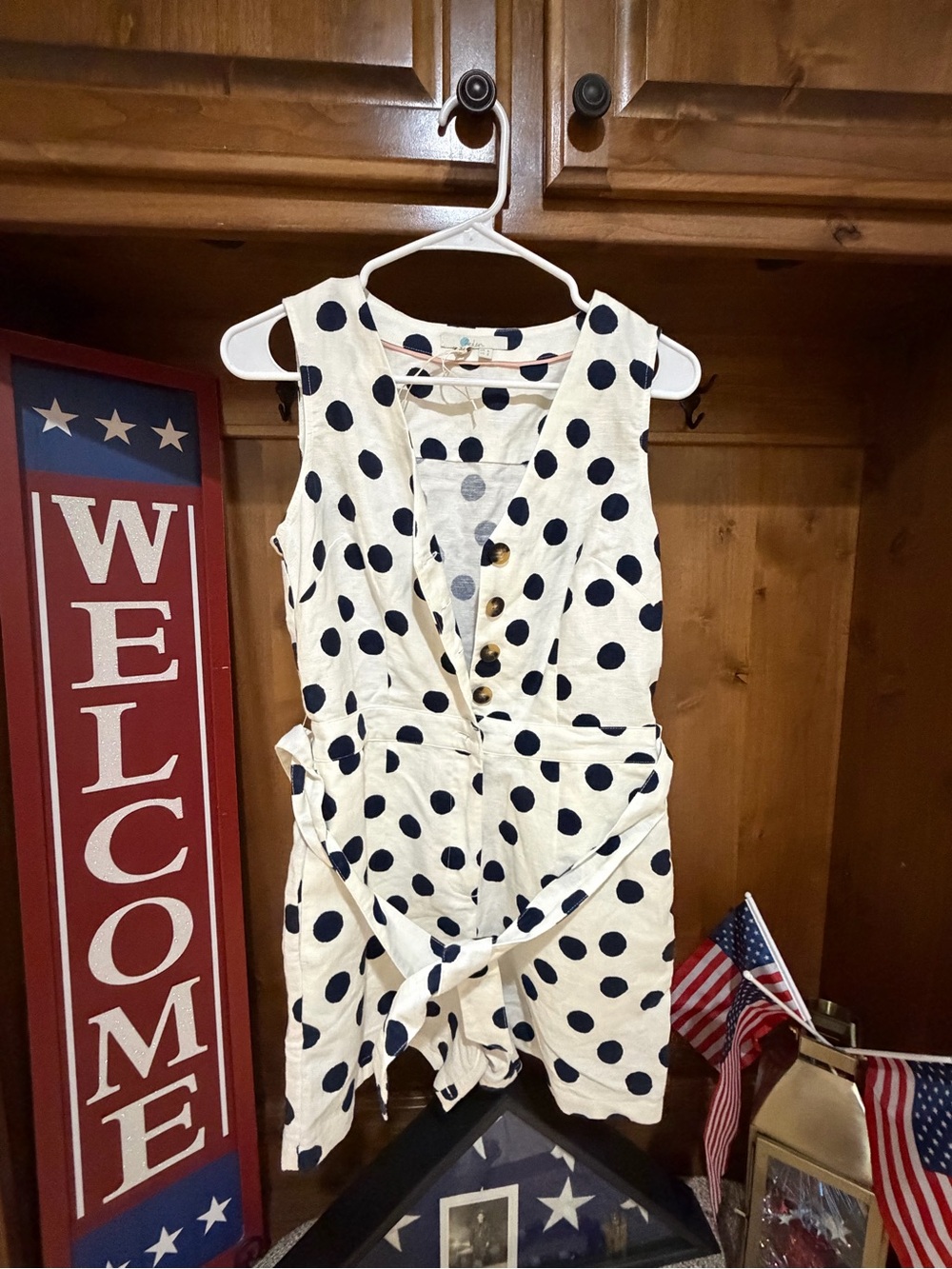 Boden 🆕 ADORABLE Linen/Navy  zip and button Dot Tie-Waist  shorts/Romper - Picture 5 of 8